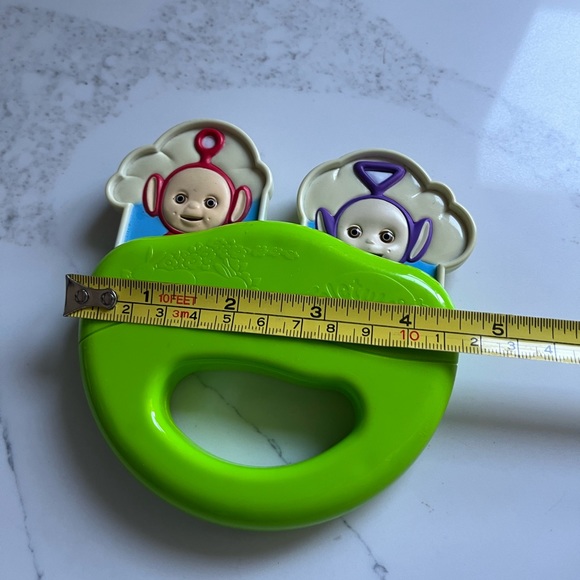 7 adorable teletubbies. Includes plush and plastic teletubbies! And plastic toy. - Picture 14 of 16